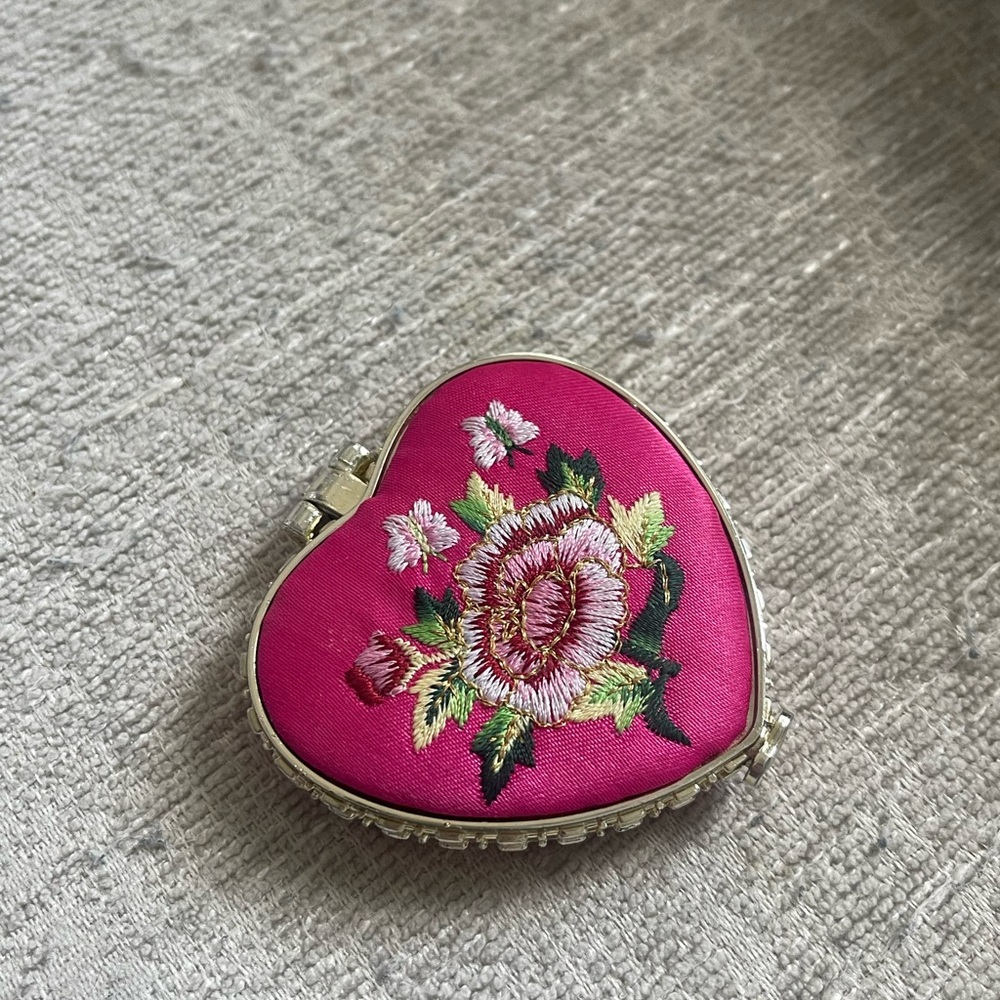 Heart-Shaped Pink Floral Embroidered Compact Mirror
